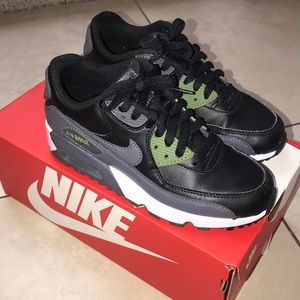 Nike air max 90 kid size 3.5Y